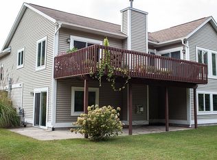 15273 Pruin St, Spring Lake, MI 49456