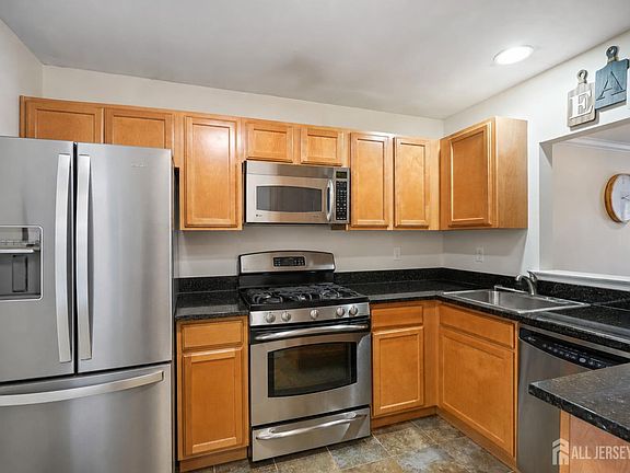 3rd image of 113 Adamecs Way