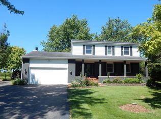 5N074 Mary Ct, St Charles, IL 60175