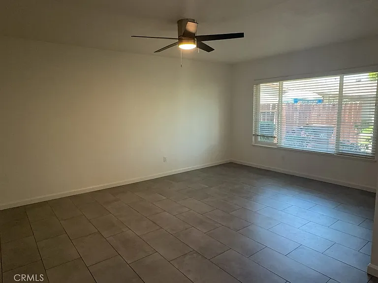 24245 Powell Pl — Photo 6