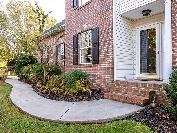 3rd image of 6826 Cardindale Dr