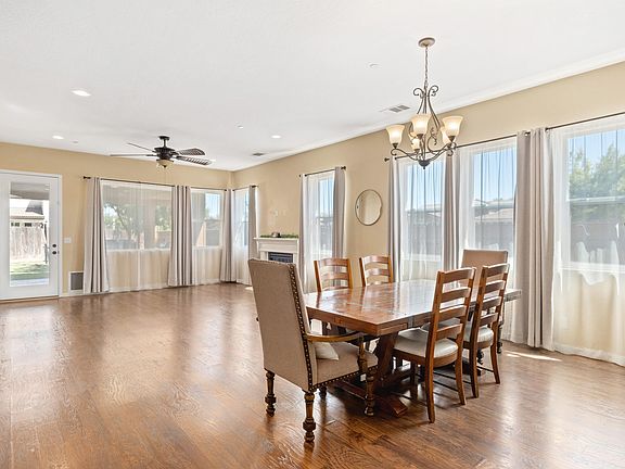 4th image of 1324 N Minden Court
