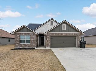 1462 Kingsgate Dr, Bryan, TX 77807