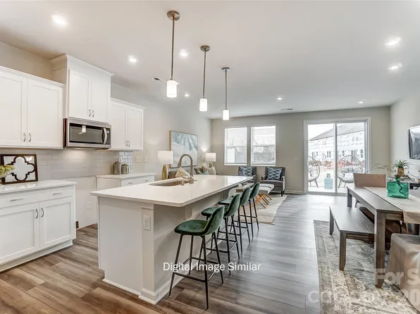 7531 Hodges Meadow Ln, Charlotte, NC 28213