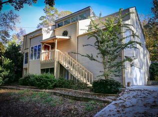 623 Lakeshore Dr, Berkeley Lake, GA 30096