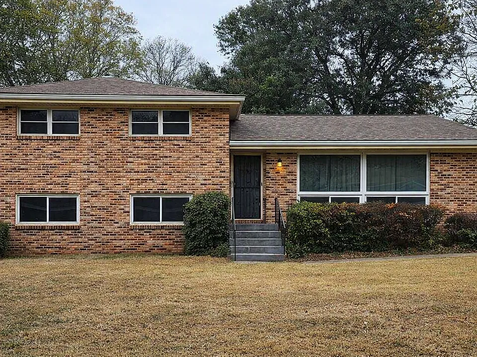 2379 Miriam Ln