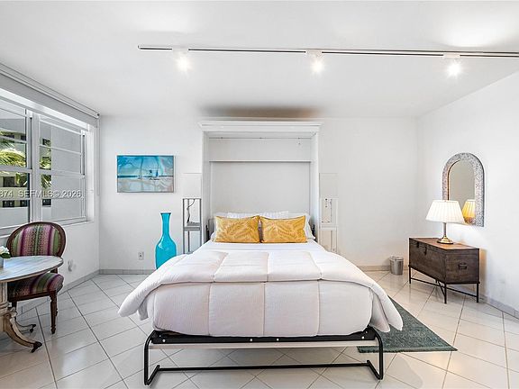 4th image of 100 Lincoln Rd #515