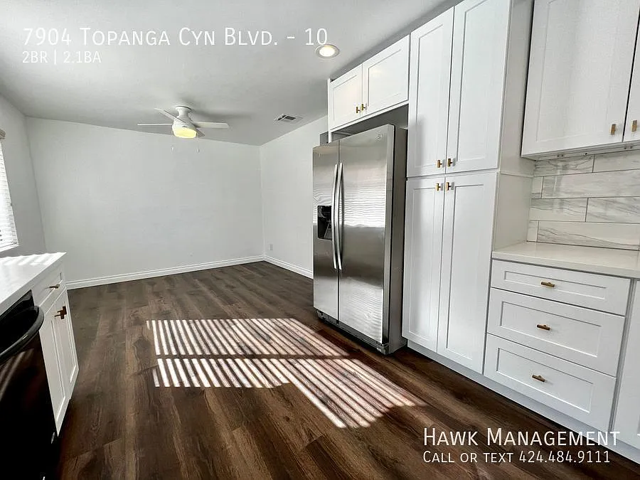 Gorgeous 2 Bedroom 2 1/2 Bath Condo With a Spacious Layout in Canoga Park! — Photo 4
