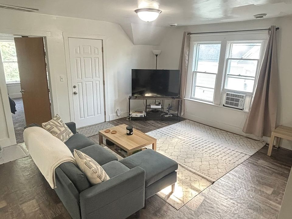 1st image of 1091 Minnehaha Ave E #2