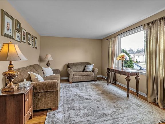 5th image of 1 Greenmeadow Dr
