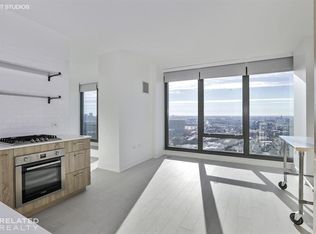 1033 W Van Buren St #906, Chicago, IL 60607