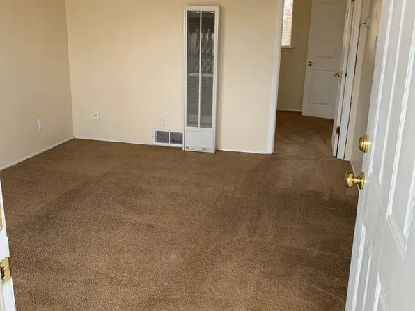 Cozy Apartments Near UNM, 212 Vassar Dr SE #6, Albuquerque, NM 87106