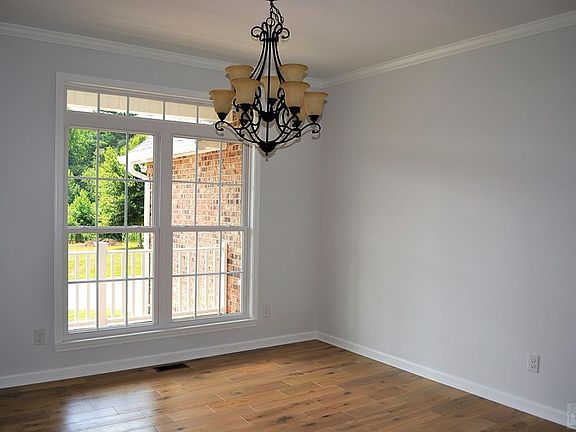5th image of 106 Beechmont Dr