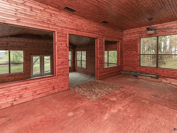 5th image of 448 Lake Dr