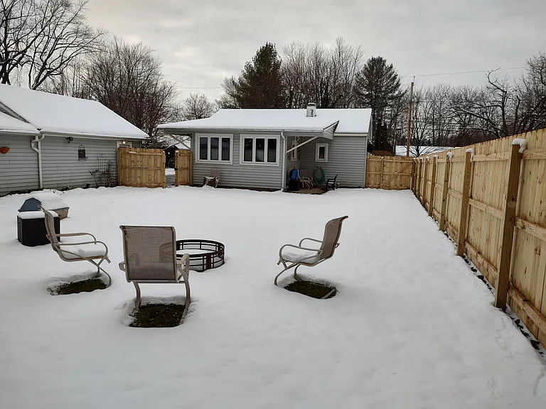 124 Iroquois St — Photo 21