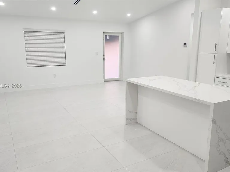 13741 SW 46th Ter — Photo 3