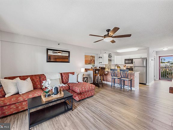 2nd image of 300 Robin Dr Unit 106