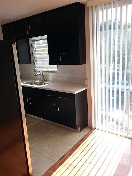 Complete Furnished Kitchen