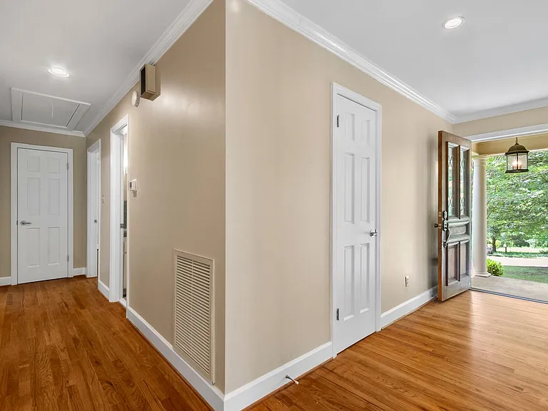 4909 Northwood Lake Dr E — Photo 14