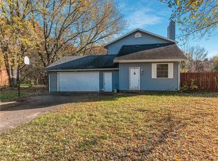 3411 Ridgeway Dr, Eau Claire, WI 54701