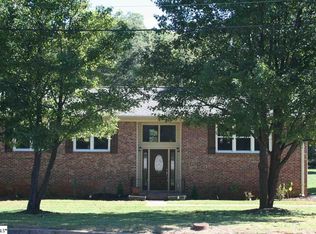 102 Hardale Ln, Greenville, SC 29607