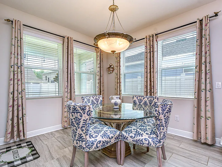 15371 Caravan Ave — Photo 8