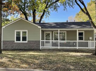 709 SW Frazier Ct, Topeka, KS 66606