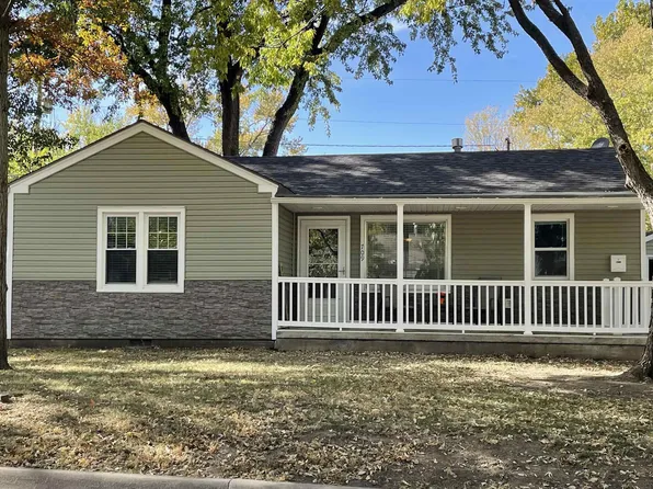 709 SW Frazier Ct, Topeka, KS 66606