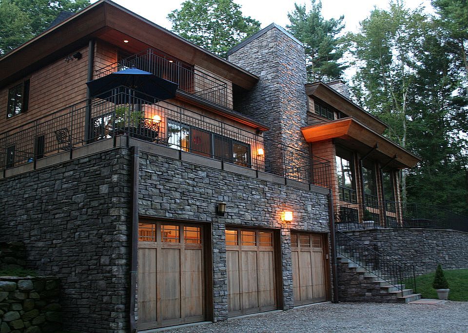 2nd image of 90 Poverty Hollow Rd