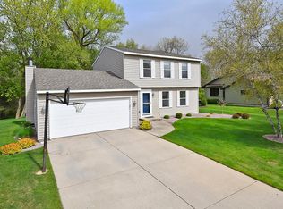 412 Willow Creek Dr, Owatonna, MN 55060