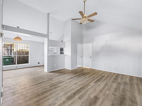 4th image of 11018 Clark Rd