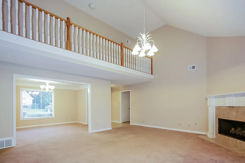 4 bed, 2.0 bath, 2657 sqft, $2,195 — Photo 3