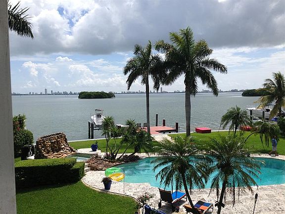 2nd image of 5925 N Bayshore Dr