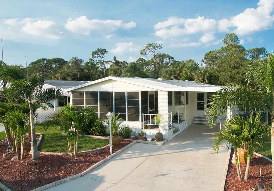 1st image of 208 Kiwi Dr