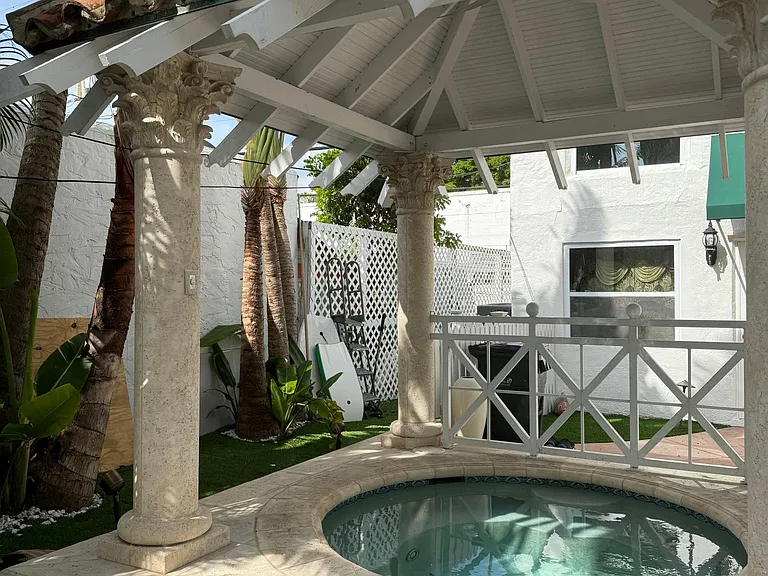434 NE 7th Ave #6 — Photo 4