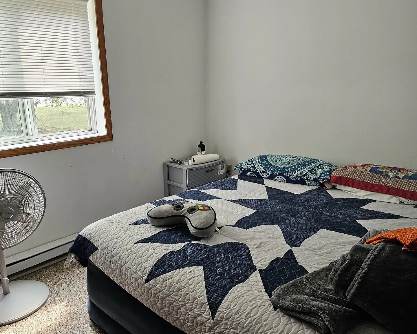 4 bed, $1,400 — Photo 2