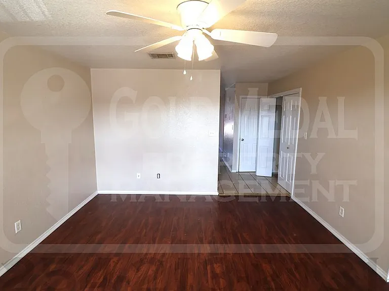 2806 Cantabrian Dr — Photo 2