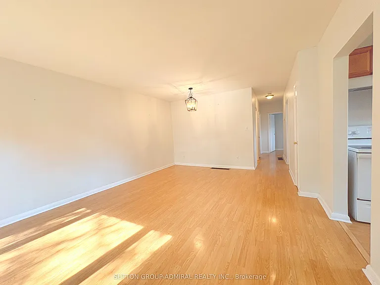 319 Dovedale Dr — Photo 4