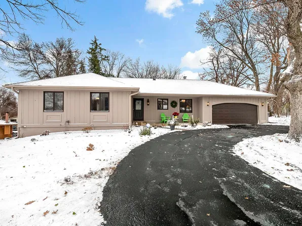 16201 Hillcrest Ln, Eden Prairie, MN 55346