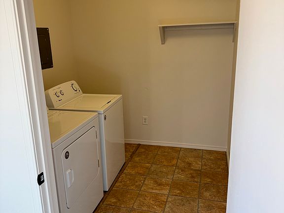 5th image of 3514 W Olive St