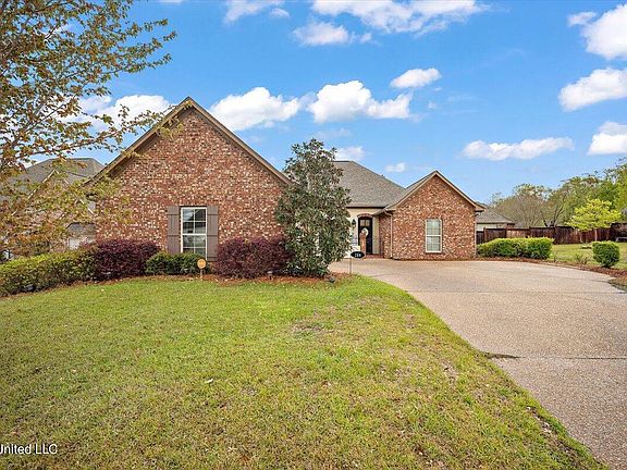 3rd image of 164 Bear Creek Cir