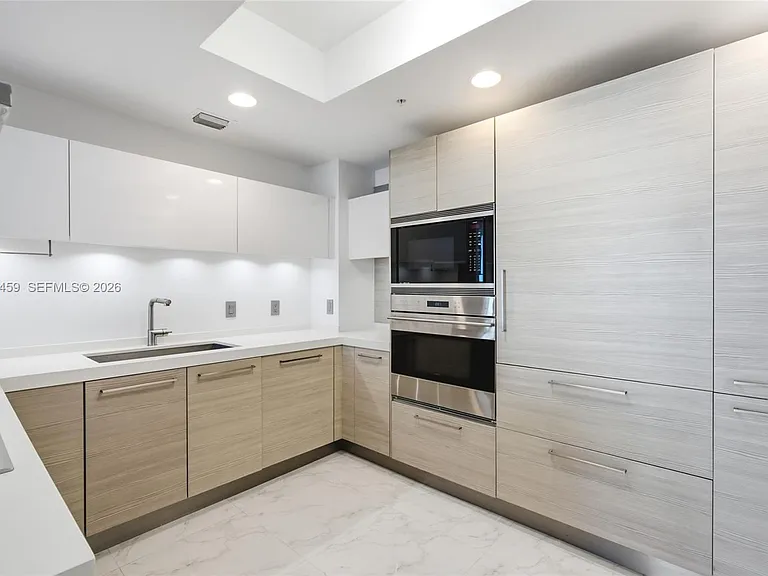 17301 Biscayne Blvd #1008 — Photo 13