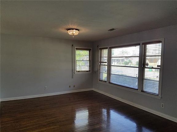 3rd image of 54 Tribune St