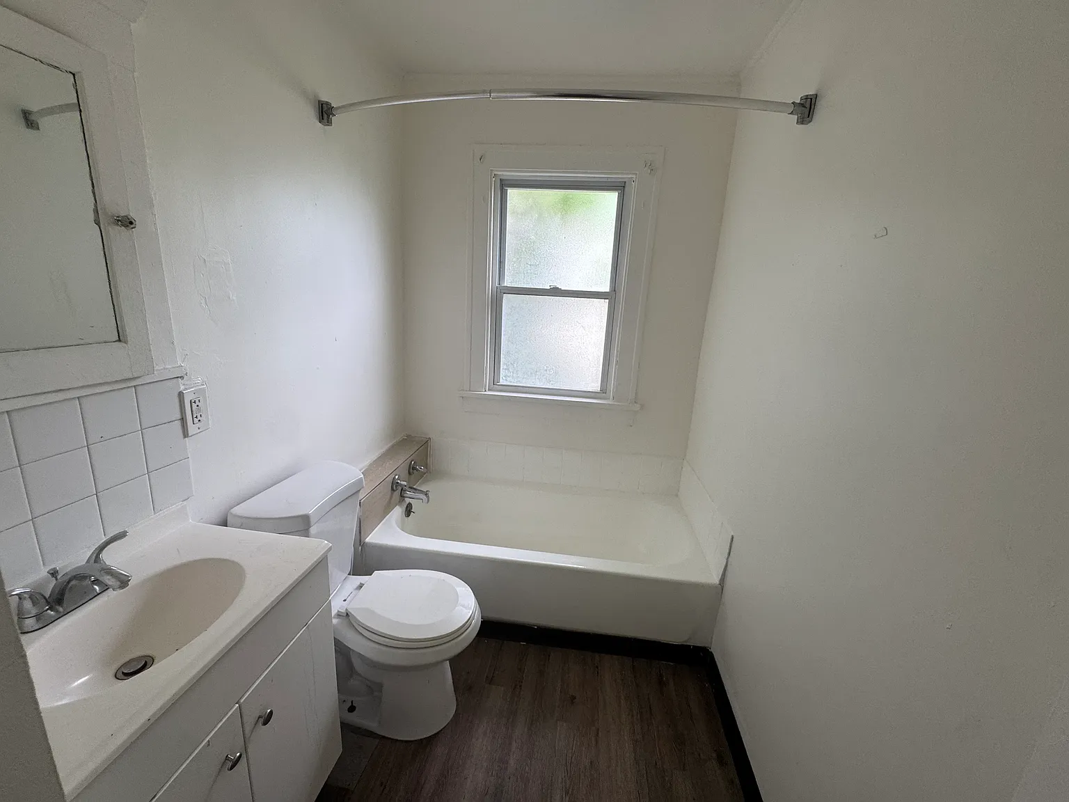 3 bed, 1200 sqft, $1,200 — Photo 3