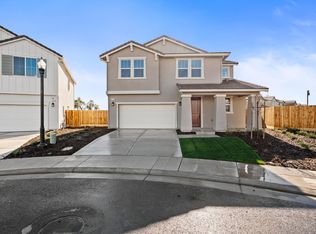 1146 Ponderosa Way W, Madera, CA 93636