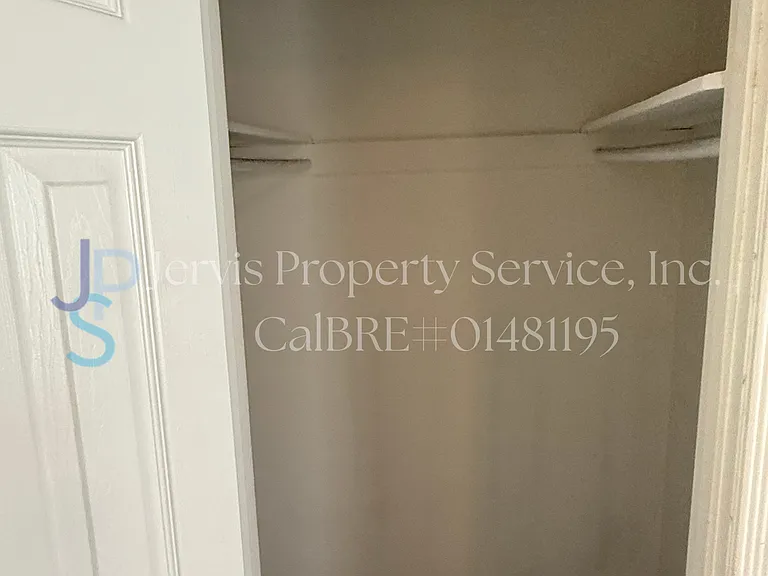 6017 Pine Ave #C — Photo 8