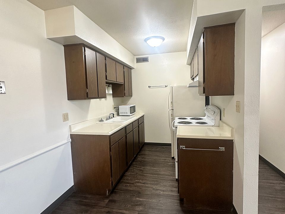 1st image of 1120 Hancock Dr #5