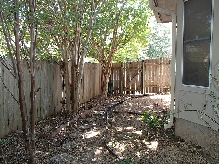 208 Juniper Dr — Photo 13