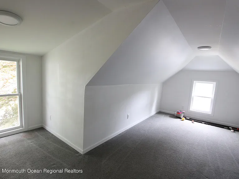 142 Delaware Ave — Photo 9