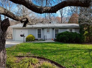 889 New Haw Creek Rd, Asheville, NC 28805